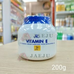 AR vitamin e moisturising cream เอ อาร์ วิตามิน อี มอยส์เจอร์ไรซิ่งครีมกระปุกฝาน้ำเงิน 200g