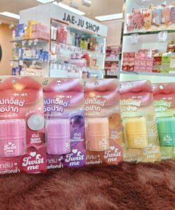Lemon me twist me fruity lip balm เลม่อน มี ทวิสต์ มี ฟรุตตี้ ลิป บาล์ม  11g.